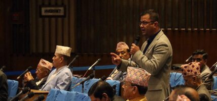इजरायली प्रधानमन्त्रीसँग संवाद गरेर नेपालीको उद्धार गर्न एमालेको आग्रह