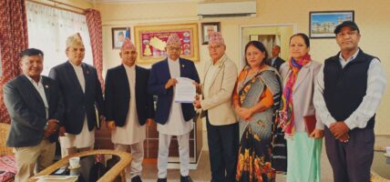 घरेलु तथा साना उद्योगहरुको प्रवर्द्धन र विकासमा जोड दिन्छौं : मन्त्री सिन्हा