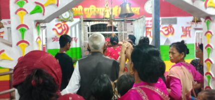 विजयादशमीमा चुरेमाई मन्दिरमा भक्तजनको चहलपहल कम