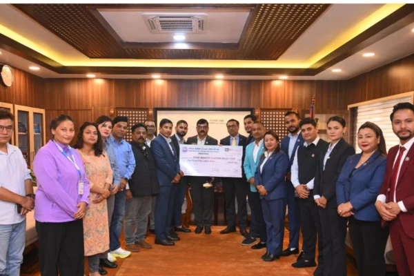 रसुवा बाढीपहिरो पीडितका लागि व्यवसायीले जुटाए डेढ करोड, संघमार्फत सरकारलाई हस्तान्तरण