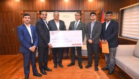 बाढीपीडितलाई दुगड ग्रुपको १ करोड ११ लाख सहयोग बाढीपीडितलाई दुगड ग्रुपको १ करोड ११ लाख सहयोग