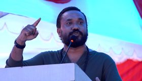 सहीद परिवारलाई सुनारको सान्तवना : ‘तिम्रो छोराले गोली खाएर देशले सिटामोल खान पायो’
