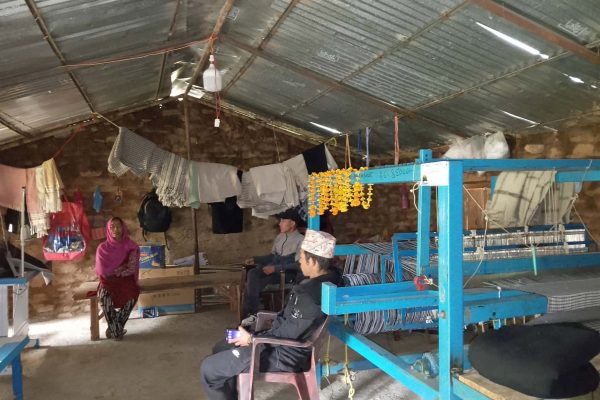 गाउँमै खुले उद्योग, भेडाको ऊनले पनि बजार पायो