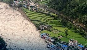 पर्वतको फर्सेमा २५ घर बगे, प्रहरी घटनास्थल पुग्न सकेन