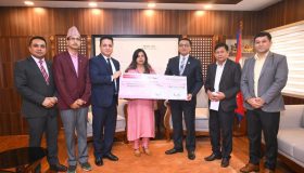 प्रभु बैंकद्दारा रसुवा भोटेकोशी बाढीपीडितका लागि २ करोड ११ लाख ११ हजार १ सय ११ रुपैयाँ सहयोग