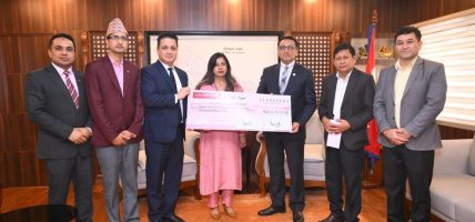 प्रभु बैंकद्दारा रसुवा भोटेकोशी बाढीपीडितका लागि २ करोड ११ लाख ११ हजार १ सय ११ रुपैयाँ सहयोग