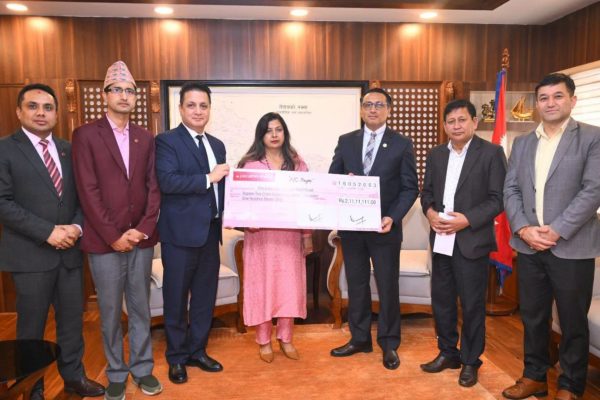 प्रभु बैंकद्दारा रसुवा भोटेकोशी बाढीपीडितका लागि २ करोड ११ लाख ११ हजार १ सय ११ रुपैयाँ सहयोग