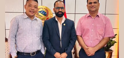 भोटेकोशी विपद्पछि पर्यटन पुनरुत्थानमा विश्वभरका नेपाली परिचालन गर्न मन्त्री पौडेल समक्ष सापकोटाको सुझाव