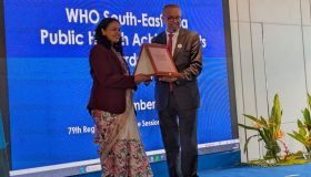 नेपाललाई डब्ल्यूएचओको सम्मान, अतिरिक्त सचिव डा.मिश्राले लिइन सम्मान नेपाललाई डब्ल्यूएचओको सम्मान, अतिरिक्त सचिव डा.मिश्राले लिइन सम्मान